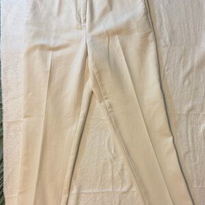 Women’s size 4 Ann Taylor women’s Elegant Cream capri’s